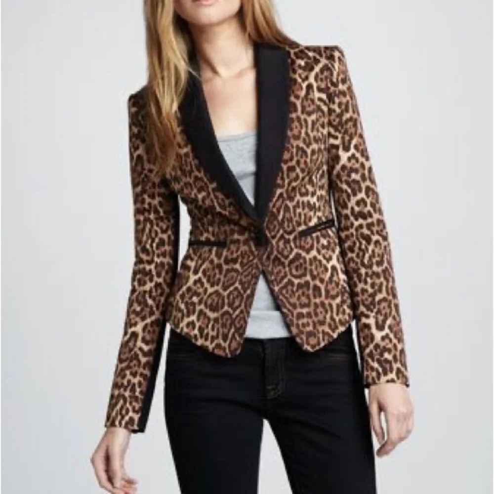 BCBGMAXAZRIA animal print blazer size XS - Picture 1 of 4